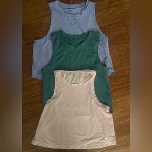 lululemon athletica Nike Women's Tank Tops - Light Blue, Teal, and White